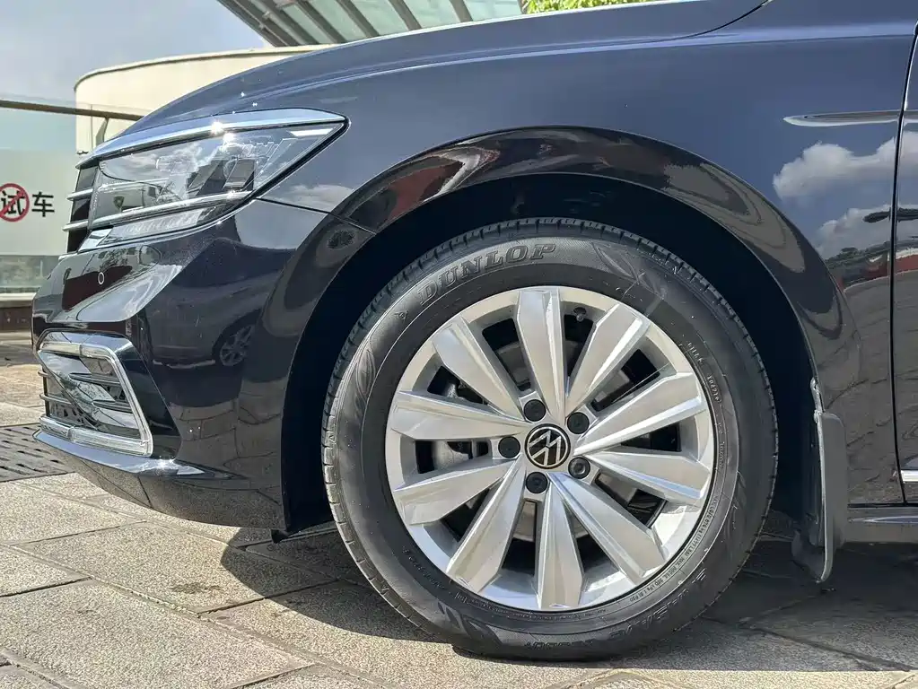 Volkswagen Passat — фото 20