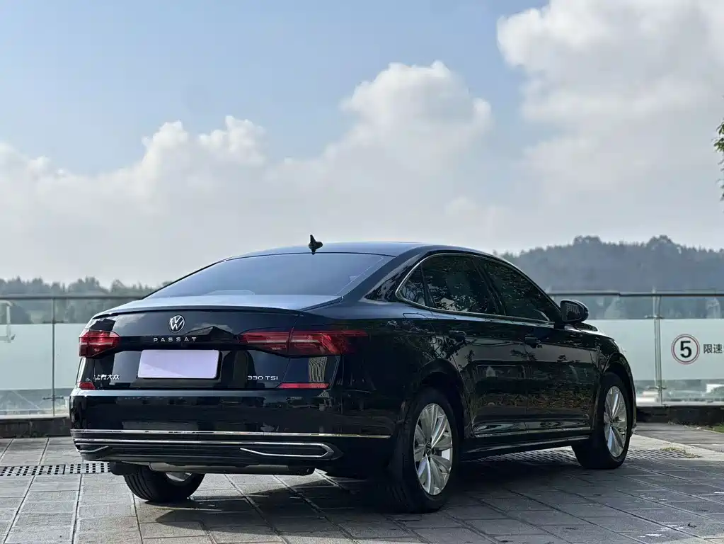 Volkswagen Passat — фото 4