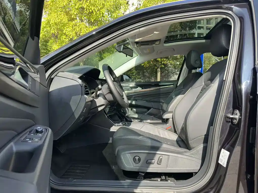 Volkswagen Passat — фото 6