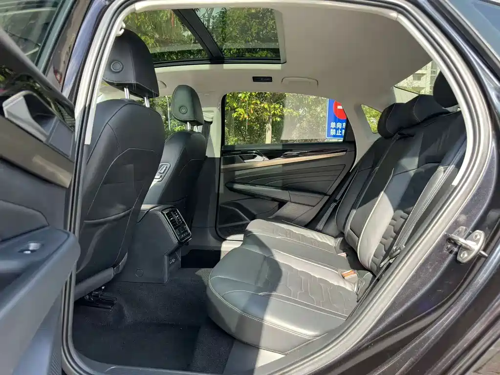 Volkswagen Passat — фото 8