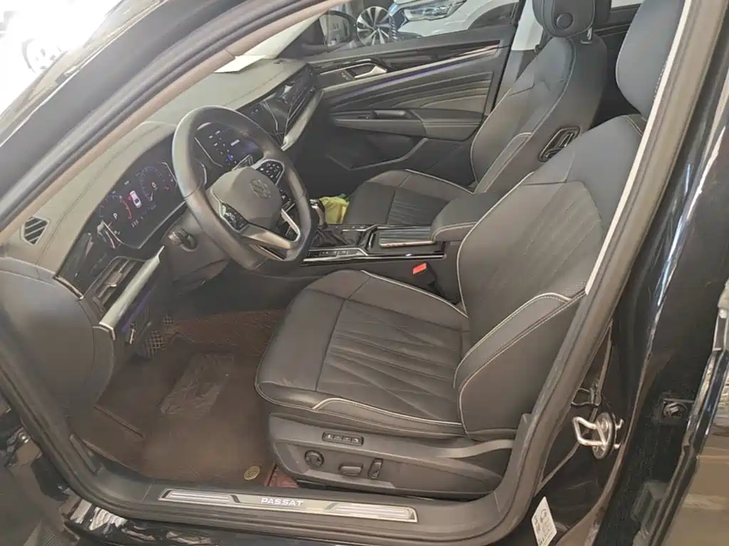 Volkswagen Passat — фото 14