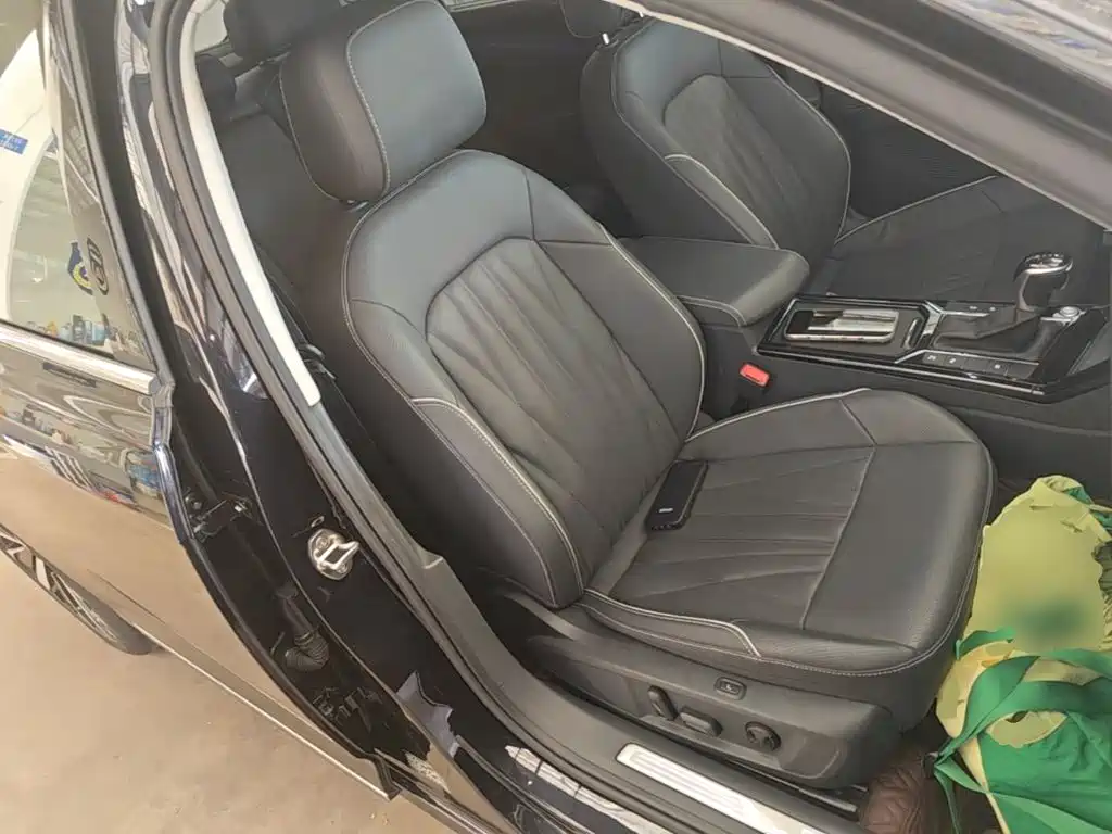 Volkswagen Passat — фото 24