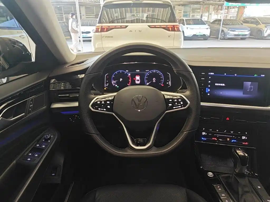 Volkswagen Passat — фото 10