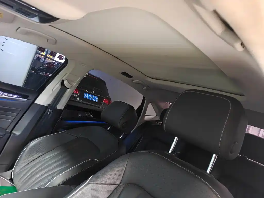 Volkswagen Passat — фото 8