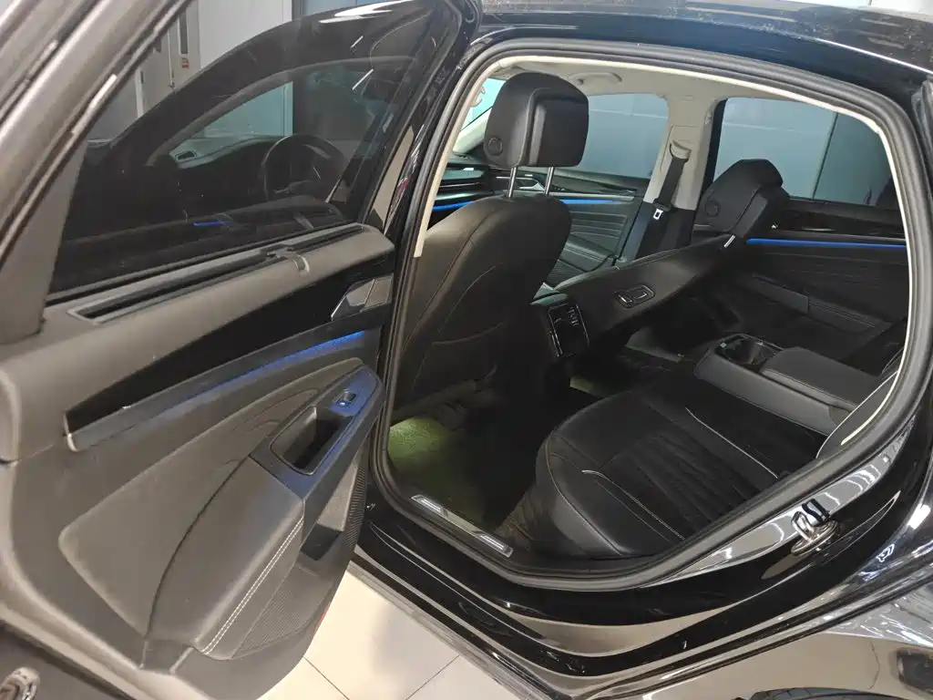 Volkswagen Passat — фото 9