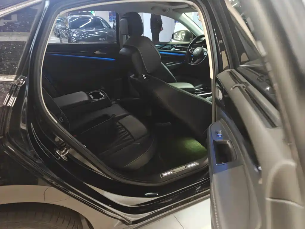Volkswagen Passat — фото 10