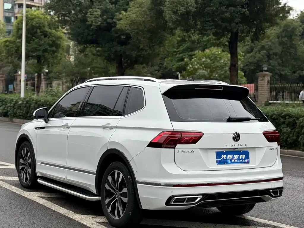 Volkswagen Tiguan L — фото 18