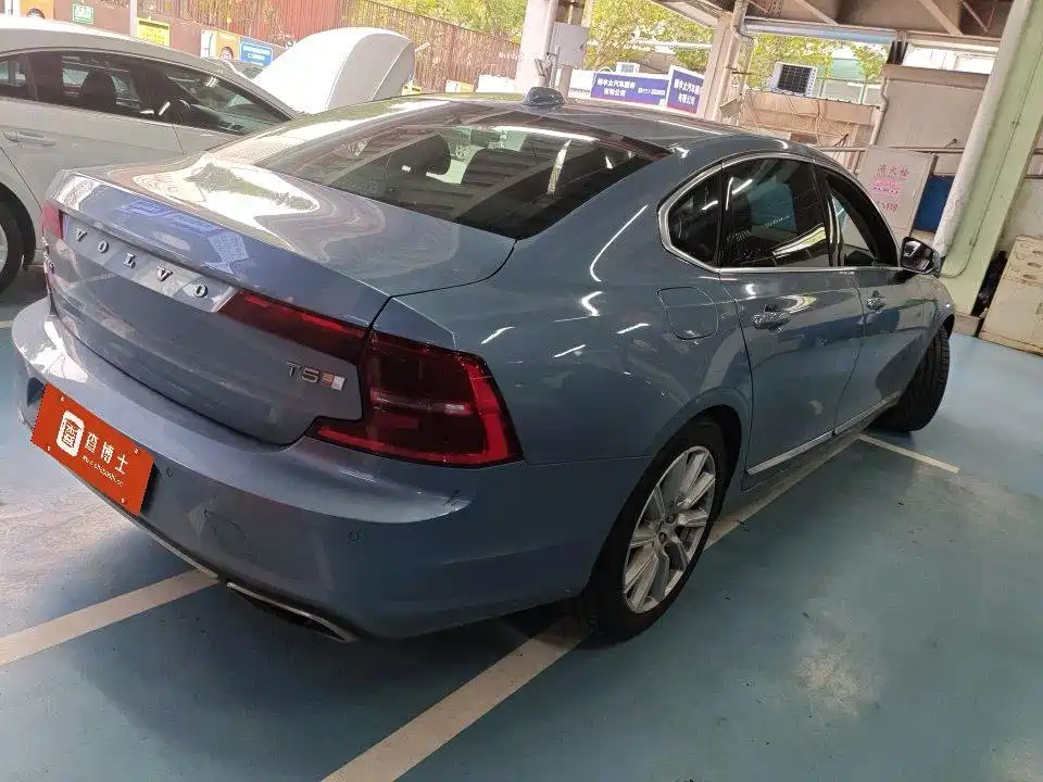 Volvo S90 — фото 4