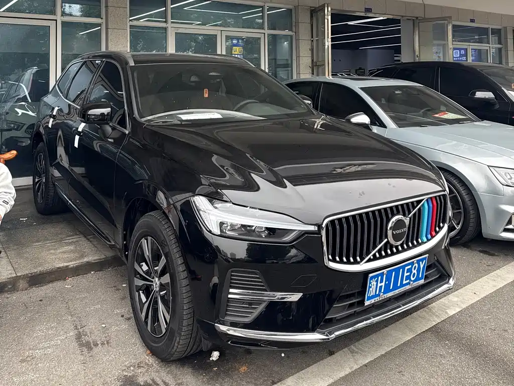 Volvo XC60 — фото 2