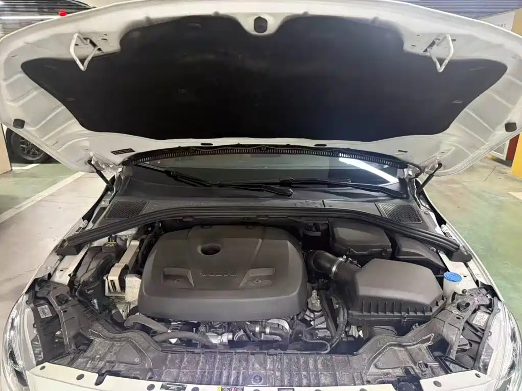 Volvo S60 — фото 12