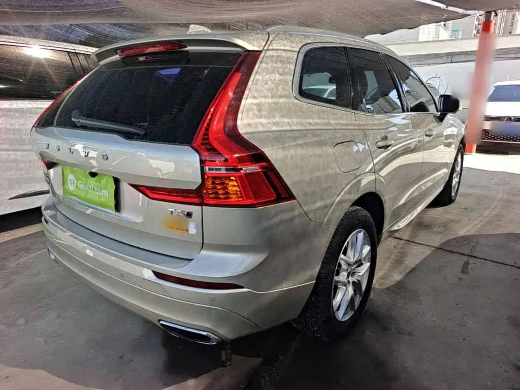 Volvo XC60 — фото 6