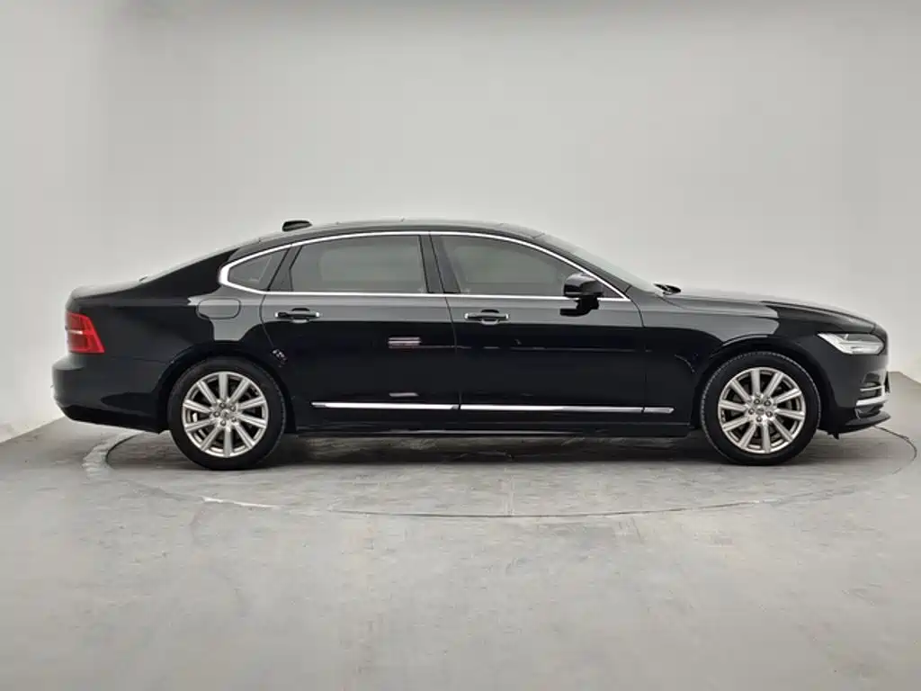 Volvo S90 — фото 3