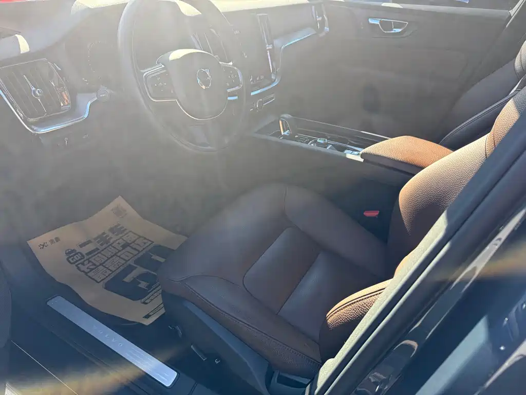 Volvo S60 — фото 11