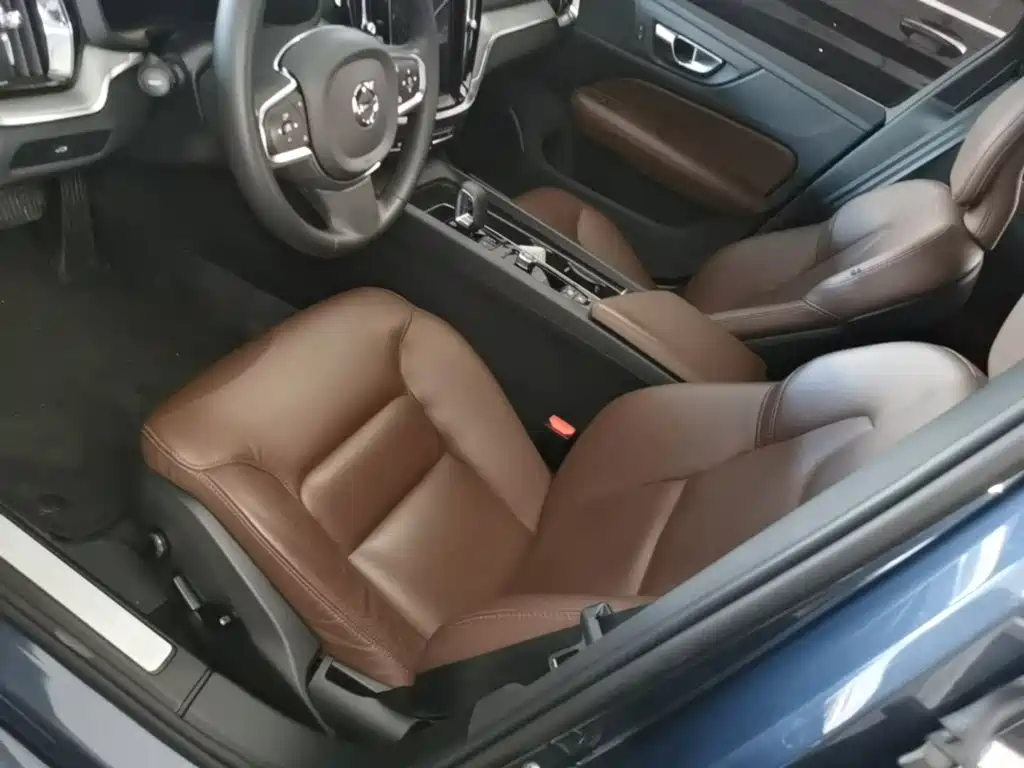 Volvo S60 — фото 14