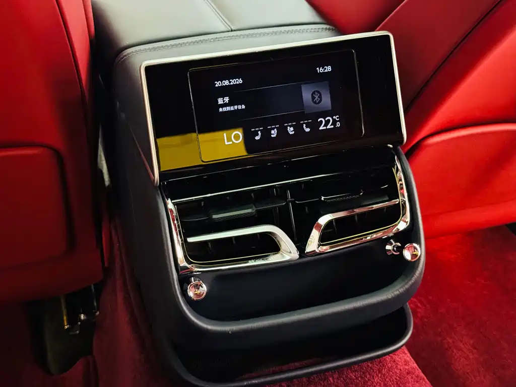 Bentley Flying Spur — фото 11