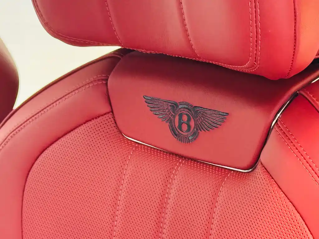 Bentley Flying Spur — фото 13