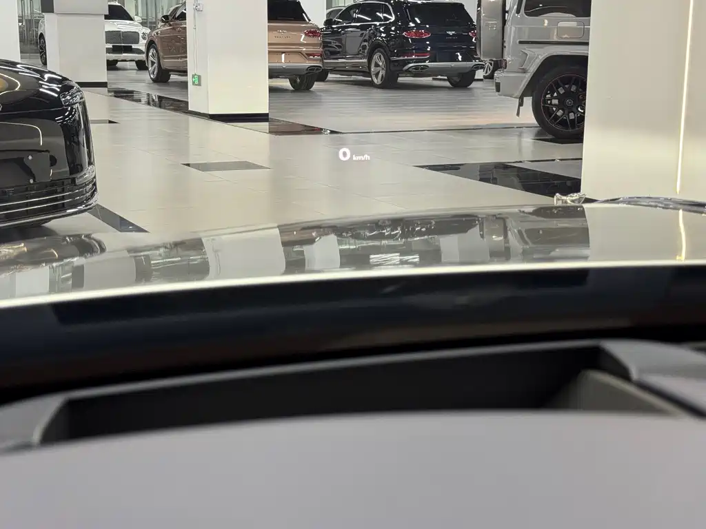 Bentley Flying Spur — фото 14