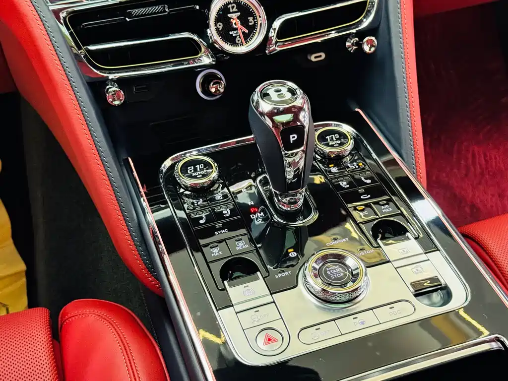 Bentley Flying Spur — фото 22