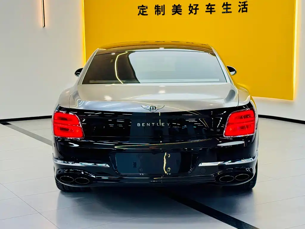 Bentley Flying Spur — фото 25