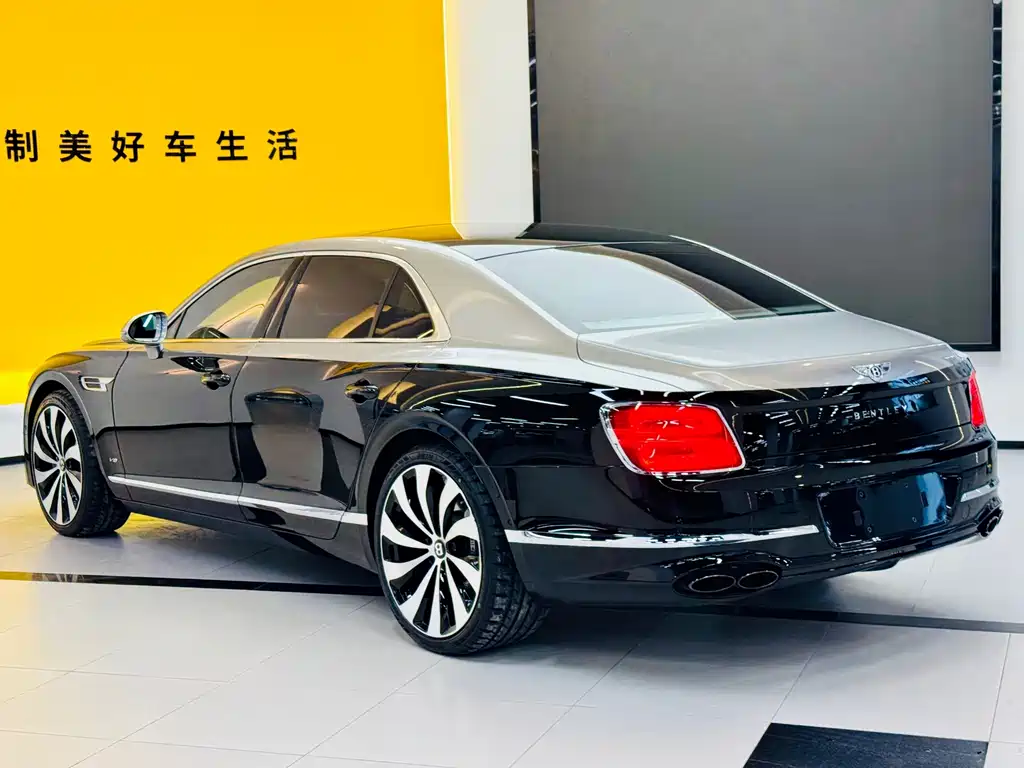 Bentley Flying Spur — фото 27