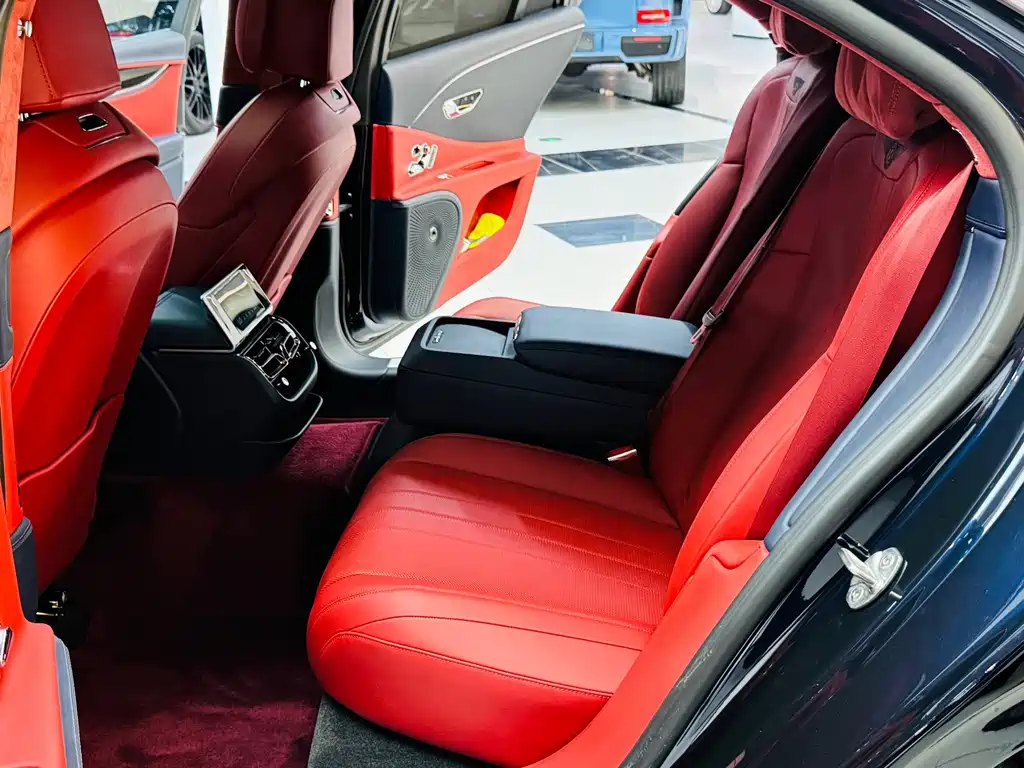 Bentley Flying Spur — фото 7