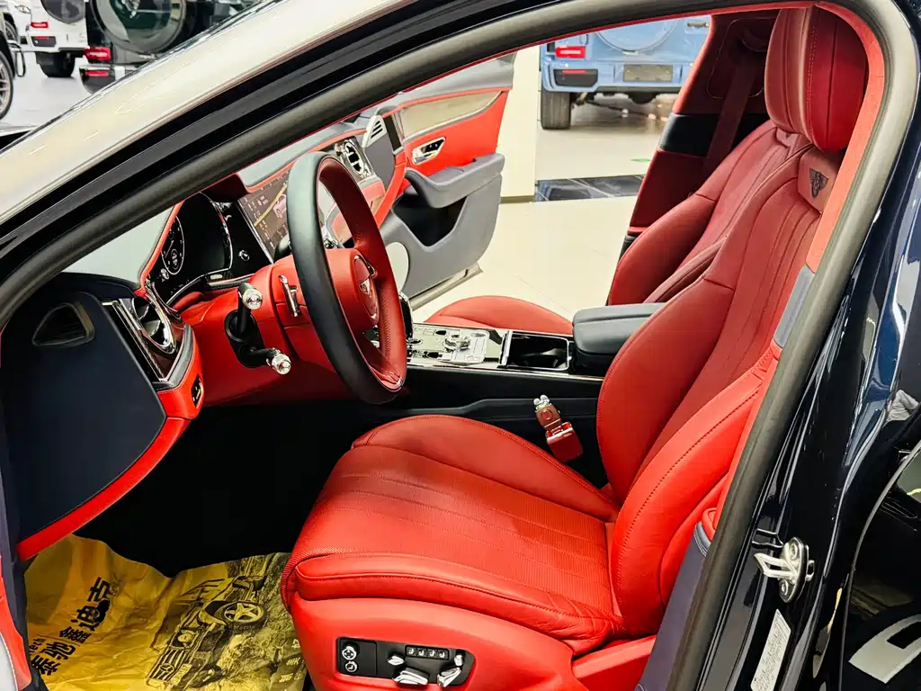 Bentley Flying Spur — фото 8