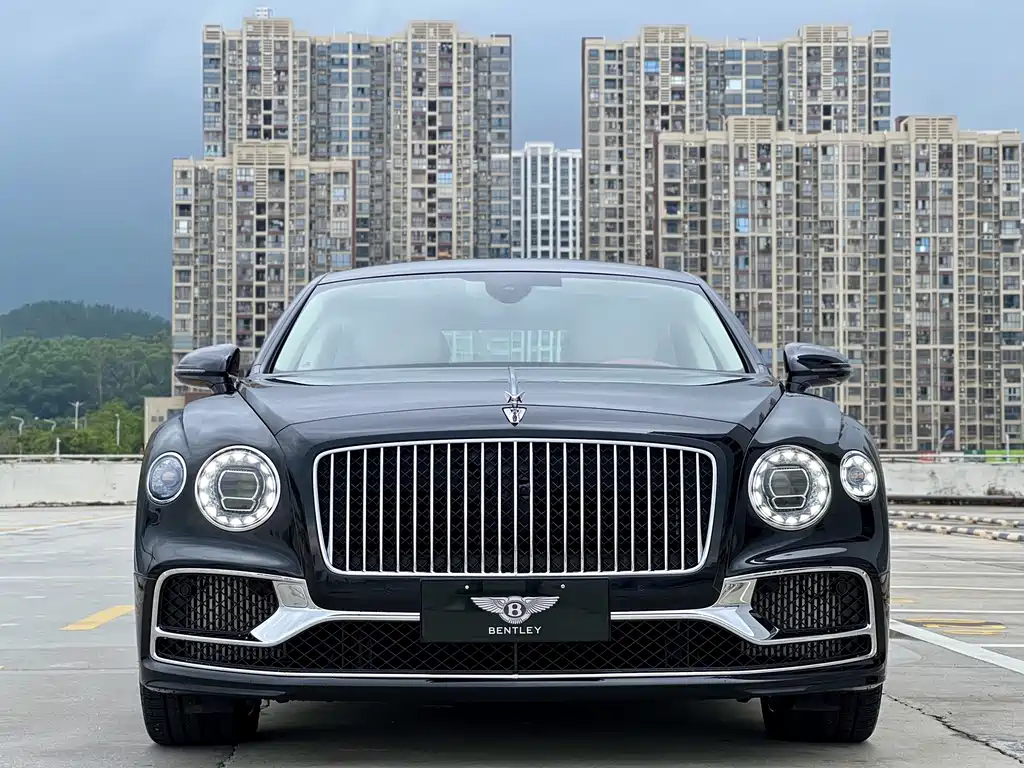 Bentley Flying Spur — фото 2