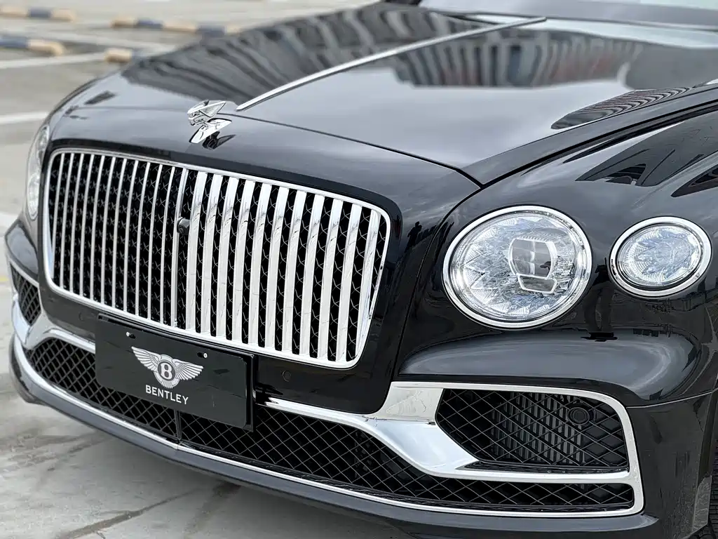 Bentley Flying Spur — фото 14