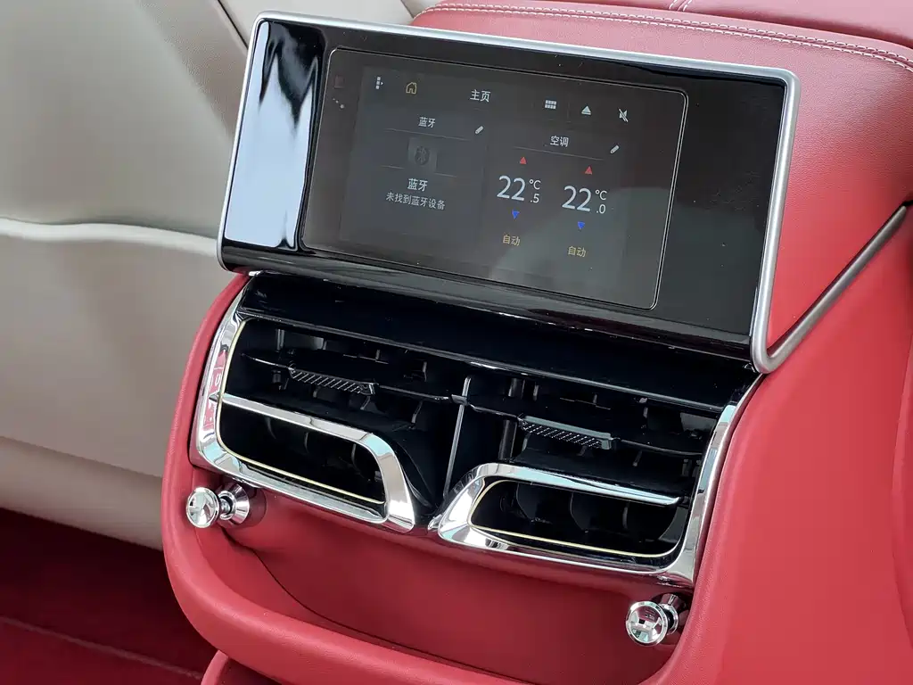 Bentley Flying Spur — фото 18
