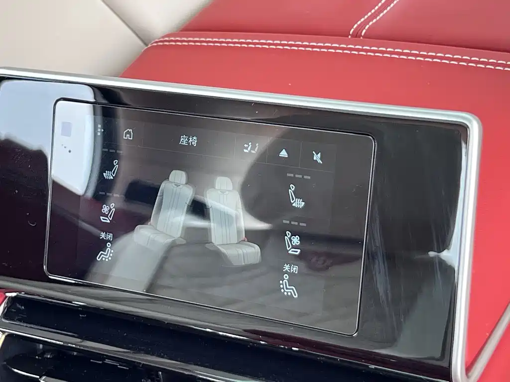 Bentley Flying Spur — фото 24