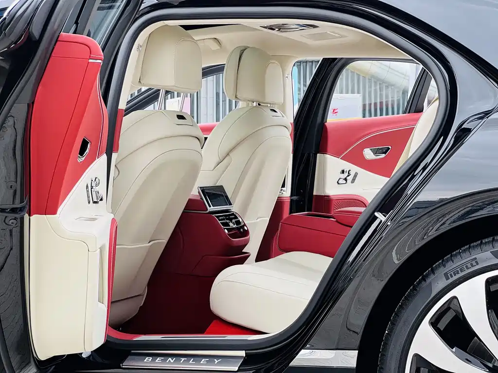 Bentley Flying Spur — фото 5