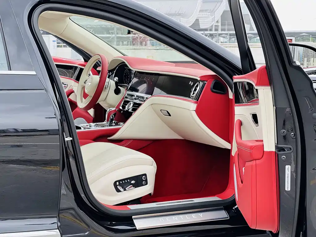 Bentley Flying Spur — фото 6