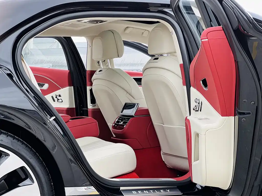Bentley Flying Spur — фото 7