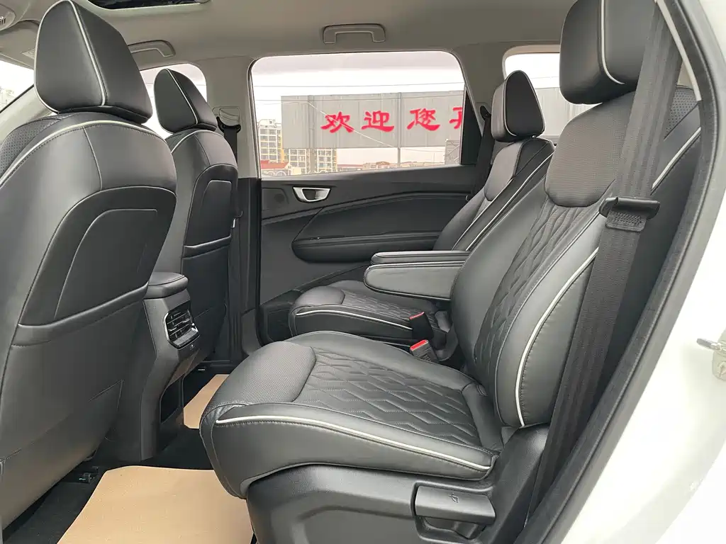 Wuling Jiachen — фото 15