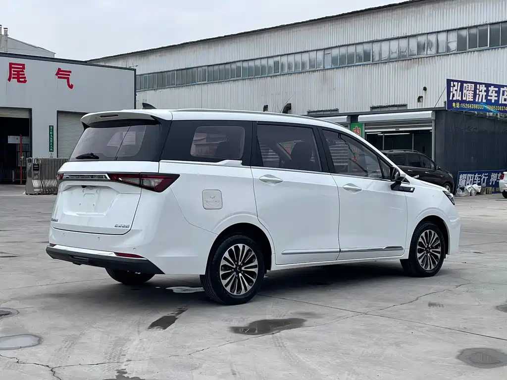 Wuling Jiachen — фото 4
