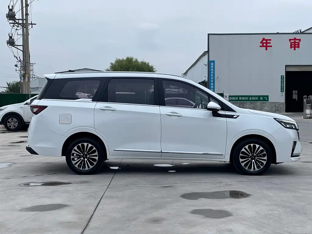 Wuling Jiachen — фото 7