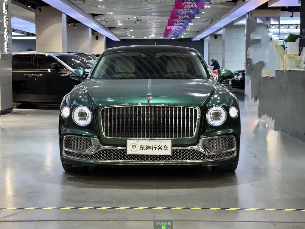 Bentley Flying Spur — фото 2