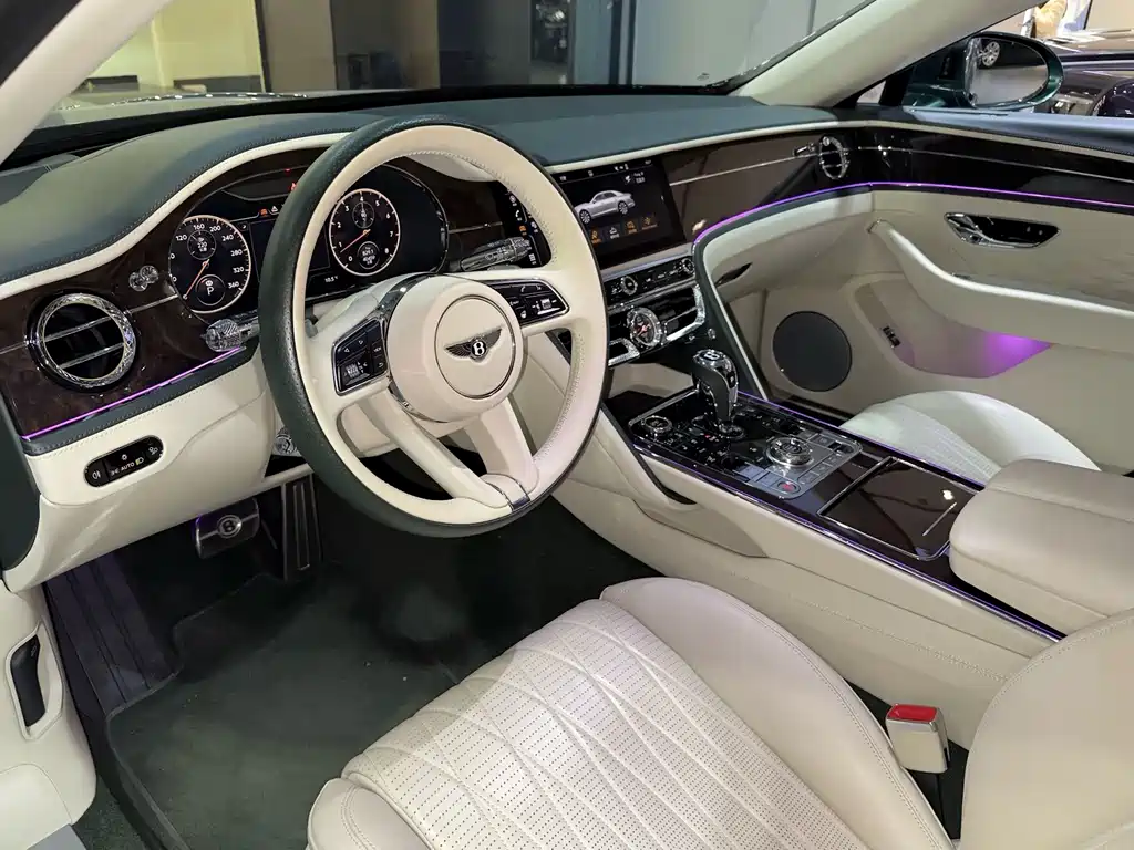 Bentley Flying Spur — фото 5
