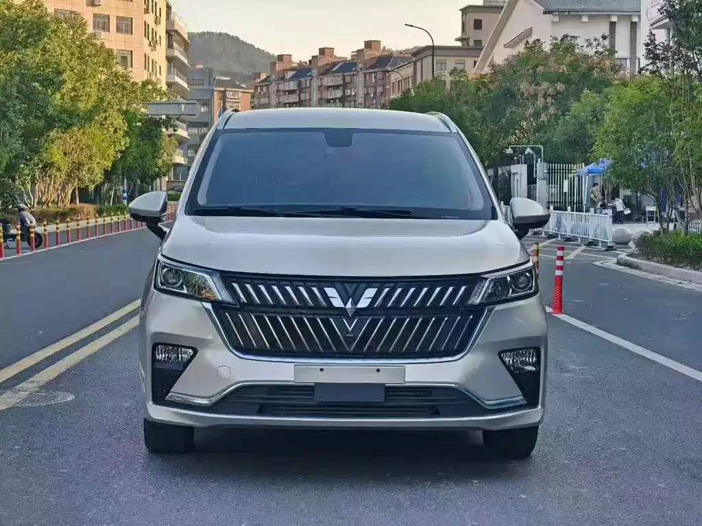 Wuling Jiachen — фото 1