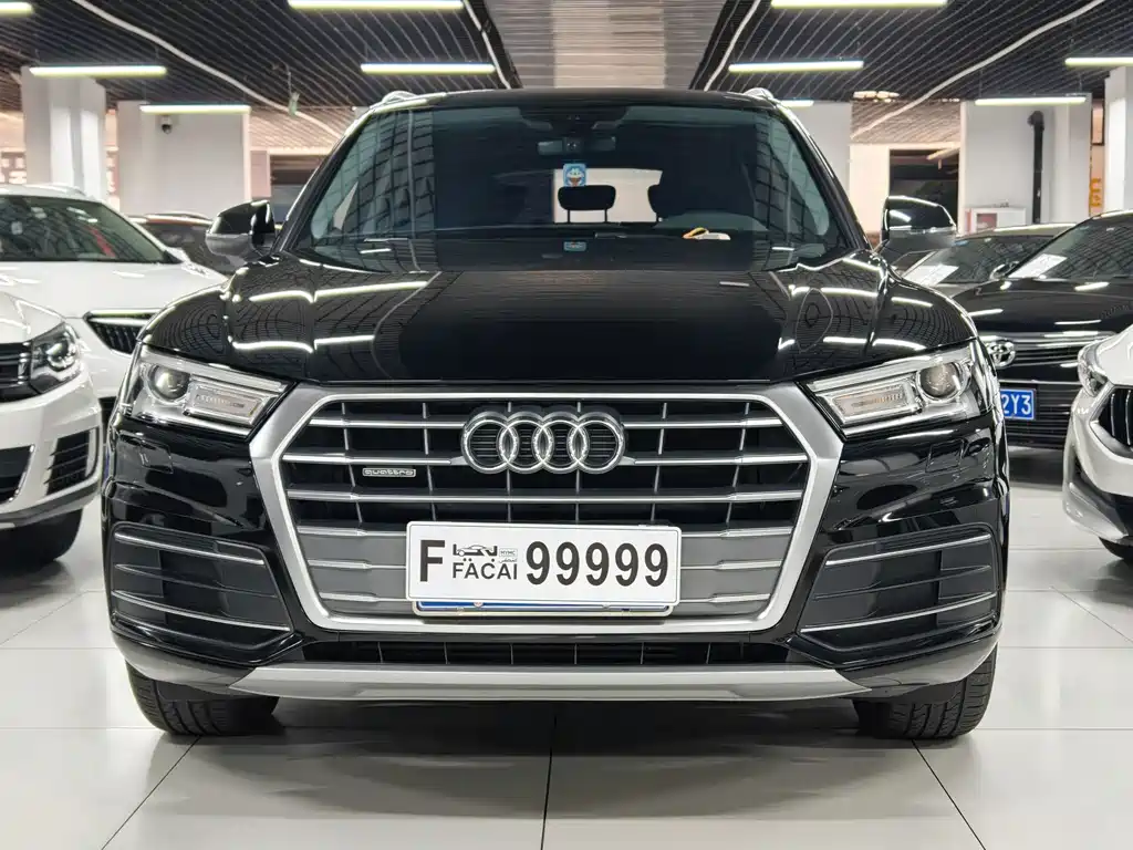 Audi Q5L — фото 2