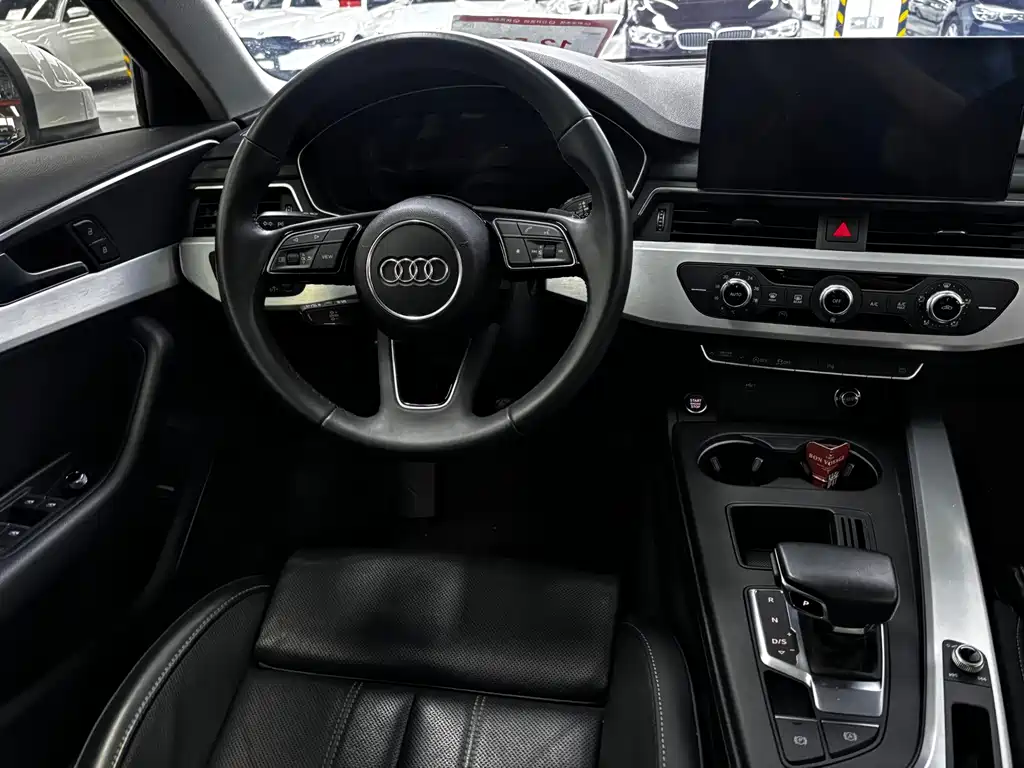 Audi A4L — фото 5