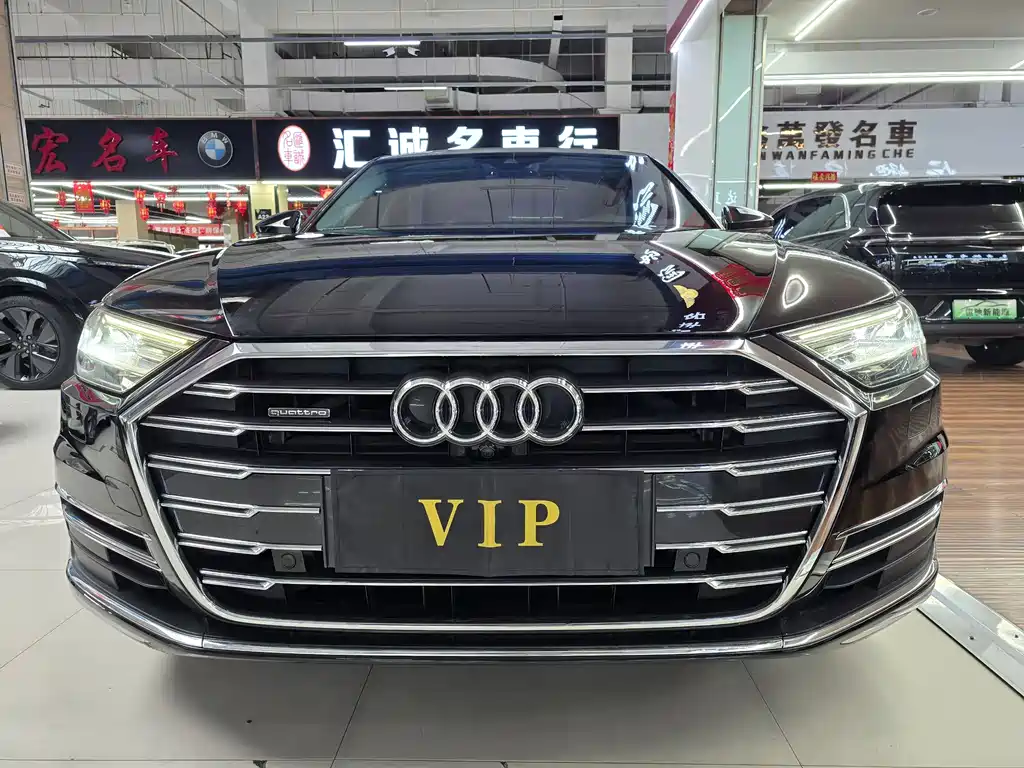 Audi A8 — фото 2
