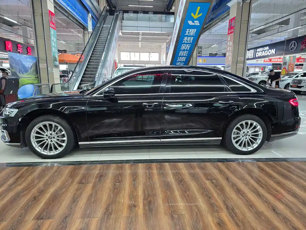 Audi A8 — фото 3