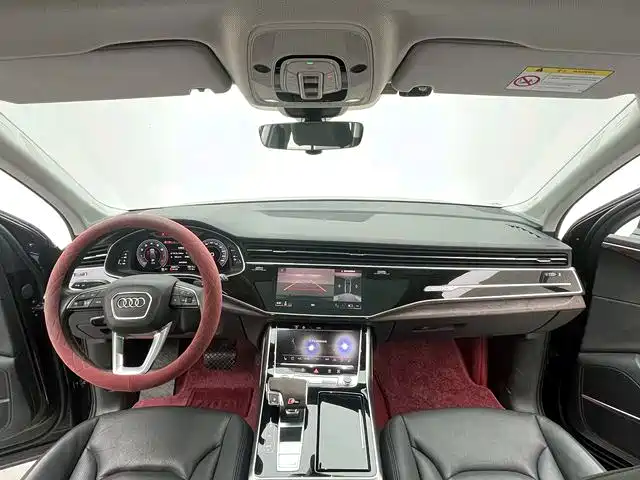 Audi Q7 — фото 9