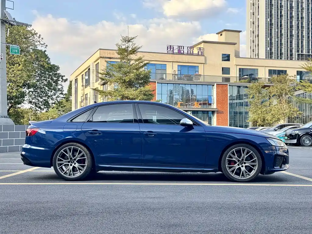 Audi S4 — фото 8