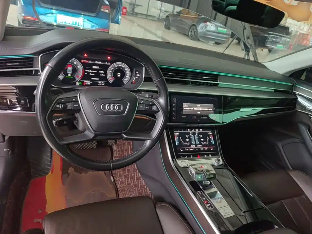 Audi A8 — фото 9