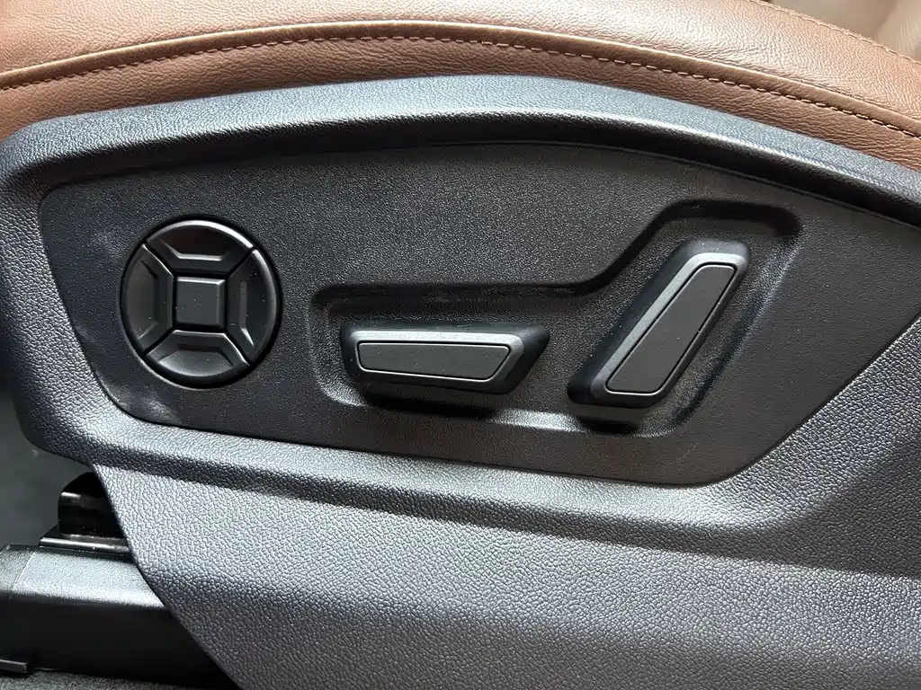 Audi Q7 — фото 20