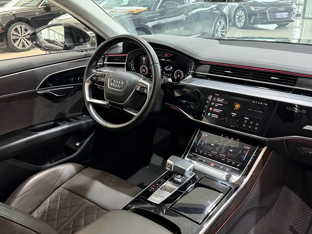 Audi A8 — фото 9