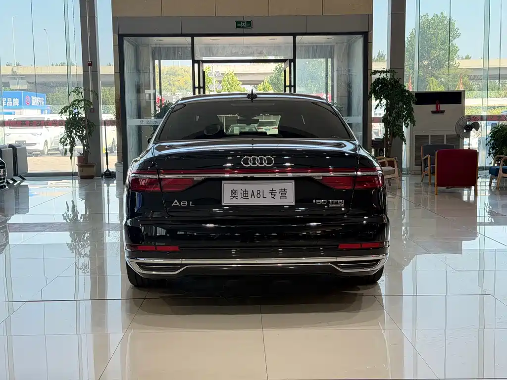 Audi A8 — фото 4