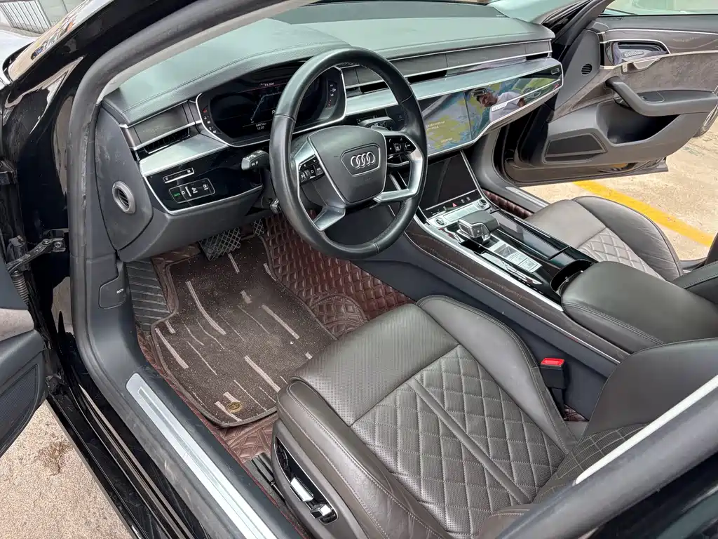Audi A8 — фото 5